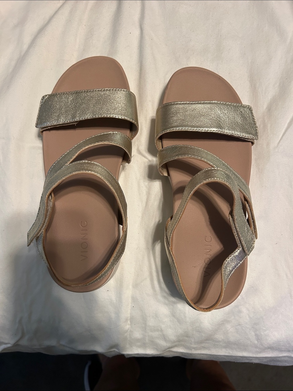 Vionic Sophia Metallic Gold Strappy Sandals for Women 8 Wide NWOT